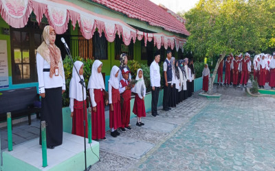 Kamaliah Ingatkan Orang Tua Menggunakan Helm Saat ke Madrasah