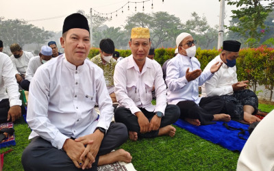 MIN 5 Kota Palangka Raya Ikuti Salat Istisqo di Masjid Agung Kubah Kecubung Darurrahman