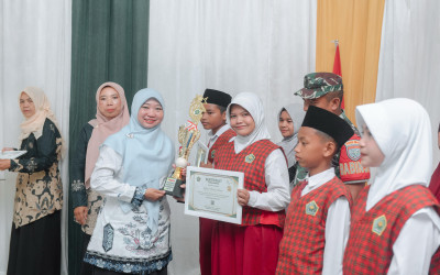 Wisudawan MIN 5 Palangka Raya Diminta Jaga Nilai Keislaman dan Tetap Menjadi Anak Madrasah yang Hebat