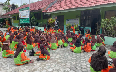 MIN 5 Gelar Senam Pagi, Kepala Madrasah Sampaikan 7 Kebiasaan Anak Indonesia Hebat