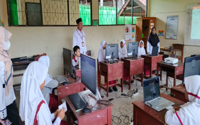 Hari Pertama ANBK di MIN 5 Kota Palangka Raya Berjalan Lancar