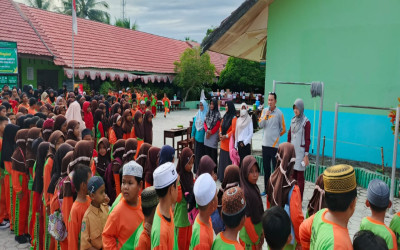 Jalan Sehat dan Market Day Semarakkan Milad MIN 5 Kota Palangka Raya ke-29