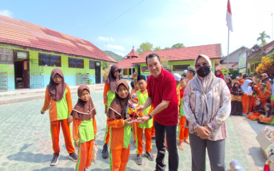 Semarak HUT Ke-81 RI di MIN 5 Palangka Raya Ditutup Meriah, Para Pemenang Terima Hadiah