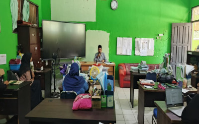 Rapat Koordinasi MIN 5 Kota Palangka Raya : Penguatan Tupoksi Pegawai dan Persiapan Acara Pelepasan Kelas VI