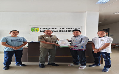 Kepala Badan Kesbangpol Palangka Raya Serahkan Legalitas PD PGMNI Kota Palangka Raya