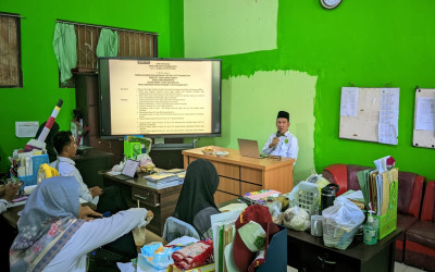 Awali Tahun Ajaran 2026/2027, Kepala MIN 5 Kota Palangka Raya Pimpin Rapat Koordinasi Guru