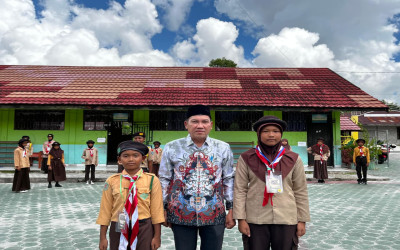 Tanamkan Kemandirian, Disiplin dan Tanggung Jawab Persari Pramuka MIN 5 Palangka Raya