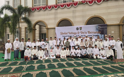 Di Tengah Kabut Asap, MIN 5 Kota Palangka Raya Ikut Memohon Hujan dalam Salat Istisqa