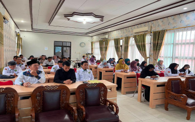 MIN 5 Palangka Raya Ikuti Workshop Pelayanan Prima