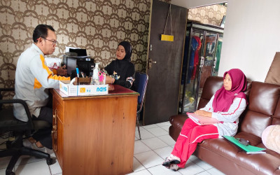 Supervisi Administrasi Guru, Kepala MIN 5 Palangka Raya Tinjau Kelengkapan Perangkat Pembelajaran