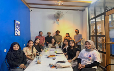 Lesbumi NU Kalteng Nimbrung Diskusi dan Bedah Buku Ornamen Dayak Bersama Barons