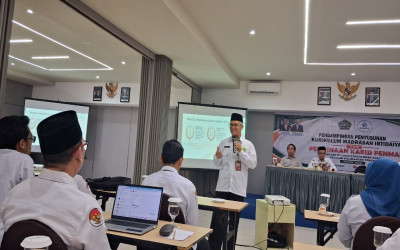 Kepala MIN 5 Palangka Raya Ikuti Pendampingan Kurikulum dan Pembinaan Kepemimpinan Inovatif